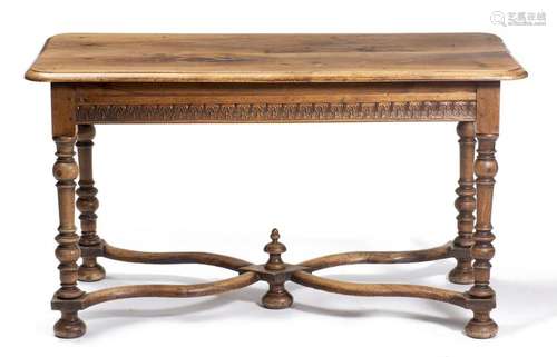 Table de Fribourg ville Louis XIV en noyer