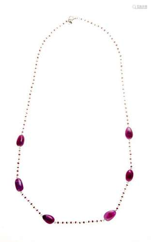 Collier en argent .925 et perles en rubis