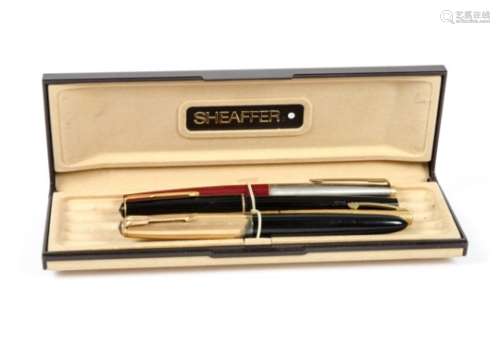Four collectable fountain pens, three Parker examples and one Sheaffer (4)