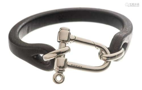 Gucci, bracelet en cuir noir en boucle en argent .925