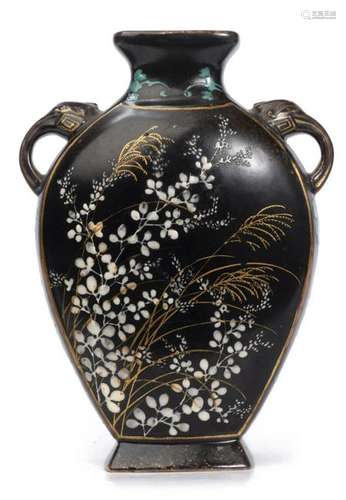 Vase en faïence de Satsuma de l'ère Meiji