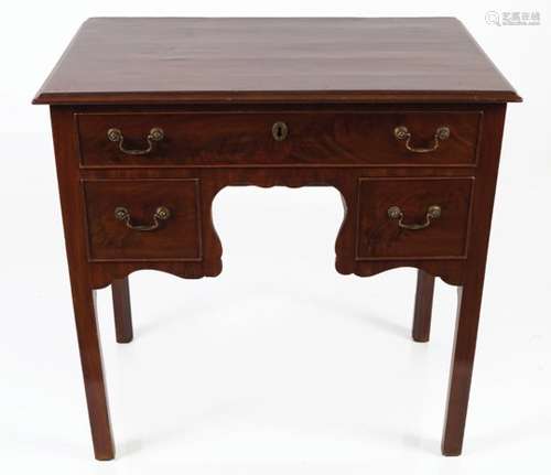 GEORGE III PERIOD MAHOGANY KNEEHOLE WRITING TABLE