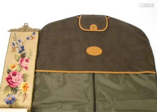 A Mulberry scotch grain garment bag or luggage suit carrier, length (excluding handle) 108cm,