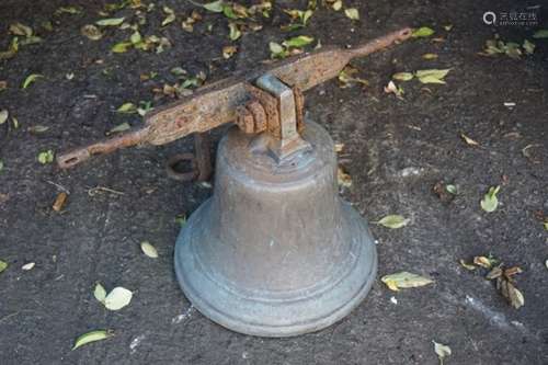 18TH-CENTURY BRASS ESTATE BELL