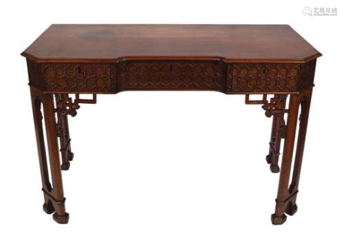 18TH-CENTURY PERIOD CHINESE CHIPPENDALE TABLE