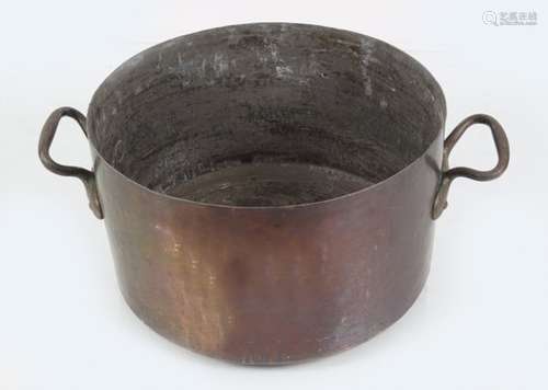 LARGE GEORGIAN COPPER CAULDRON