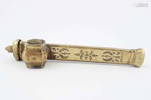 18TH-CENTURY BRASS TRAVELLING SCRIBES INK WELL