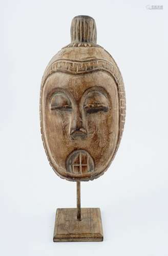 EARLY AFRICAN CARVED CEREMONIAL MASK