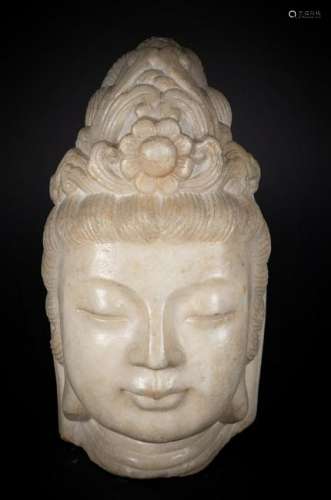 Arte Cinese  A large marble head of Guanyin China, Ming