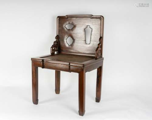 Arte Cinese  A huanghuali chair with seatback carved