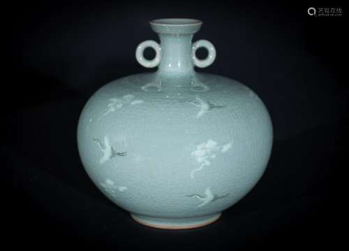 Arte Cinese  A porcelain globular vase in the Coryo