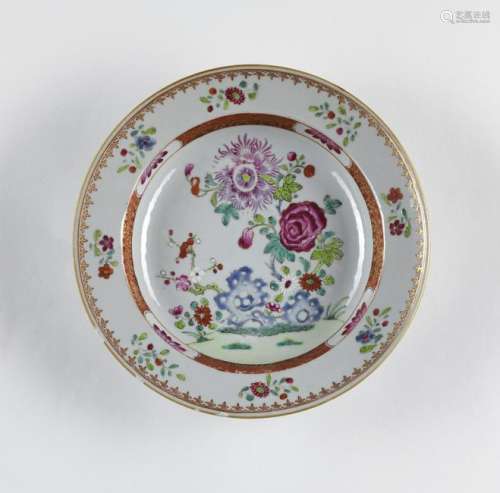 Arte Cinese  A famille rose export porcelain dish