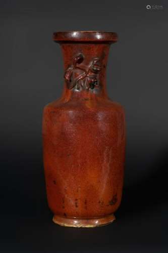 Arte Cinese  A red glazed baluster vase China, Qing