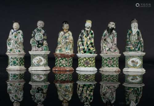 Arte Cinese  A group of six famille verte porcelain