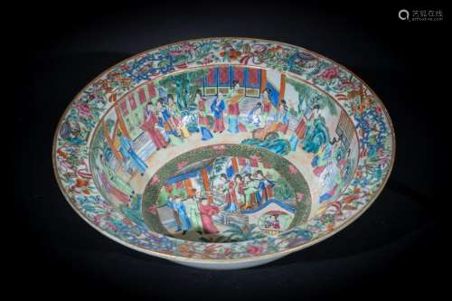 Arte Cinese  A Canton porcelain basin enamelled with