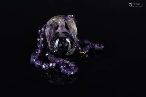 Arte Cinese  A Chinese amethyst necklace and pendant .