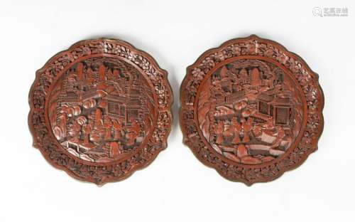 Arte Cinese  A pair of red lacqer dishes carved with