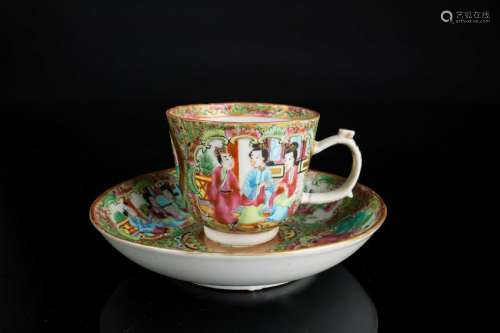 Arte Cinese  A Canton porcelain cup and saucer