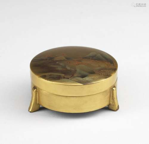 ARTE GIAPPONESE  A small lacquered box decorated with