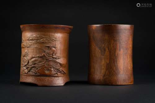 Arte Cinese  Two cylindrical bamboo wooden brushpots
