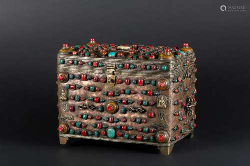 Arte Himalayana  An embossed metal box encrusted with