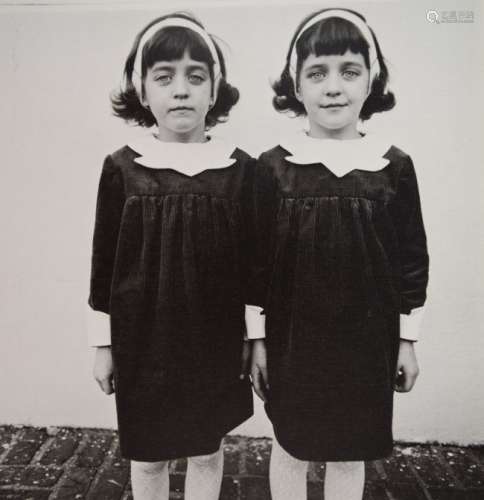 Diane Arbus - Identical Twins, New Jersey, 1967