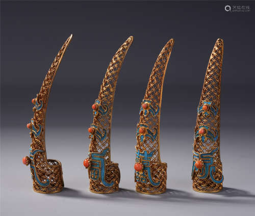 A Set of Chinese Bird Feather Ornament