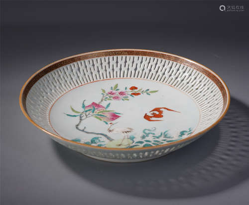 A Chinese Famille Rose Porcelain Disk with Flower and Bird Motif