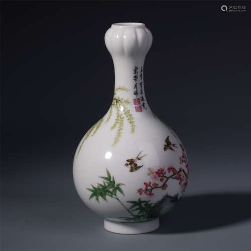 A Chinese Enamelled Garlic-head Vase with Floral and Bird Motif