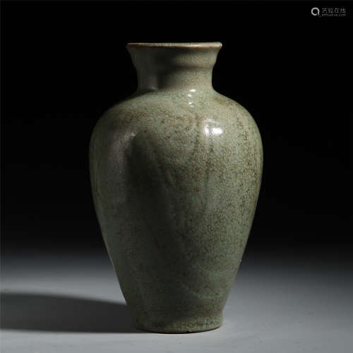 A Chinese Gray Glazed Guanyao Vase