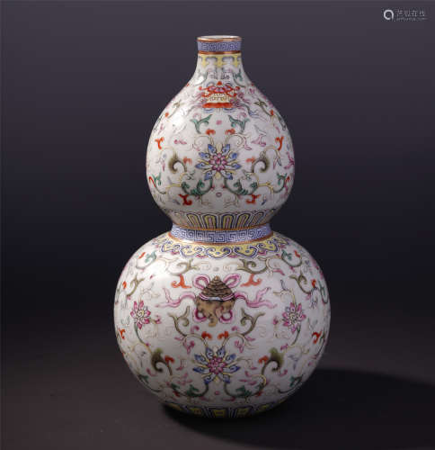 A Chinese Famille Rose Gourd Vase with Treasure Motif