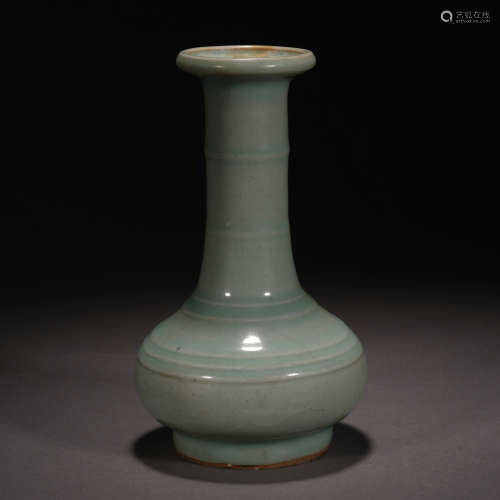 A Chinese Laoyao Vase with Circulating Pattern