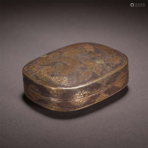A Chinese Gilt Silver Box Engraved with Patterns