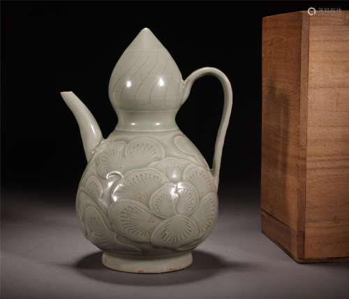 A Chinese Yaozhou Ewer