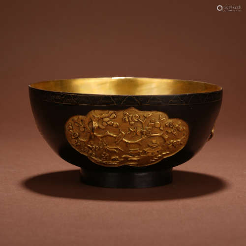 A Chinese Gilt Bronze 