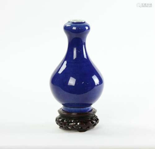 Chinese Blue Glazed Garlic Head Vase