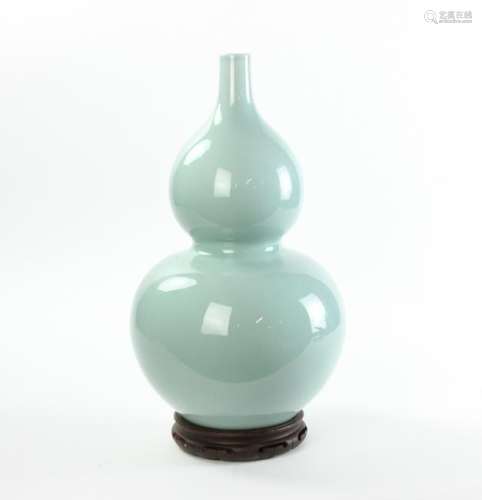 Chinese Light Green Double Gourd Vase