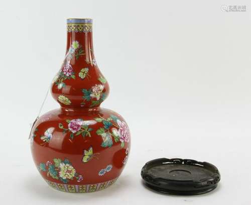 Chinese Famille Rose Double Gourd Vase