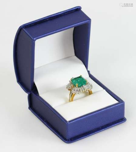 18k Yellow Gold Emerald and Diamond Ring