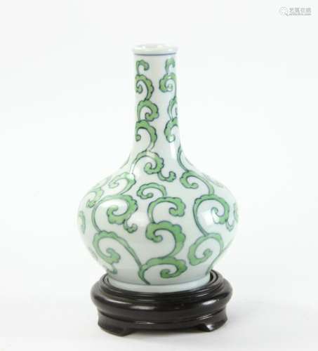 18thC Chinese Famille Rose Porcelain Vase
