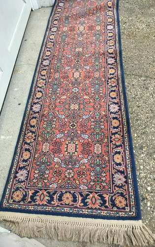 Hand Woven Oriental Style Floral Motif Runner