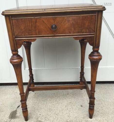 Antique William & Mary Style Side / End Table