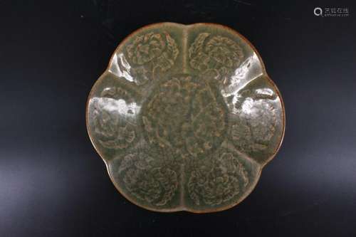 Qing Porcelain Crackle Plate