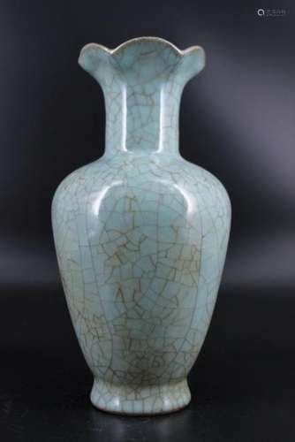 Song Porcelain Guanyao Vase