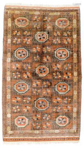 Tapis en soie, Afghanistan, 2ème moitié du XXe s., à décor d'octogones et de [...]
