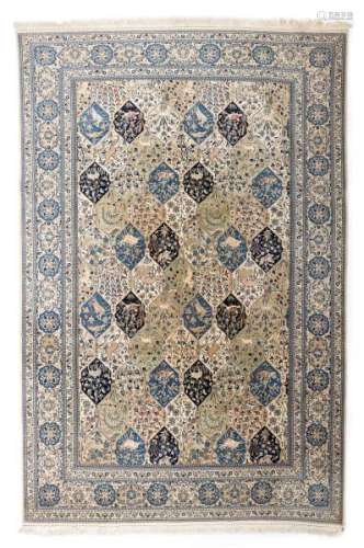 Tapis Naïn en laine et soie, Iran, 3ème quart du XXe s., à décor de fleurs et [...]