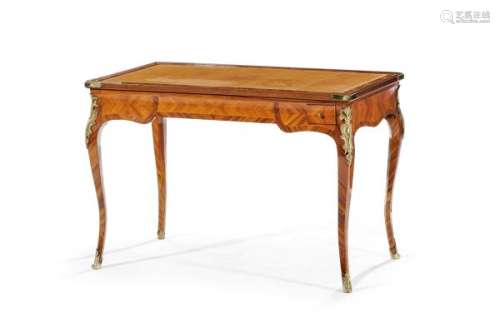 Table à jeux tric trac de style Louis XV, XIXe s., en placage de bois de rose, à [...]