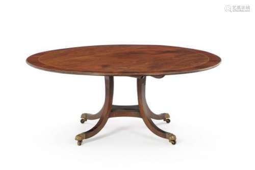 Table de salle à manger de style Regency, XXe s., en acajou à plateau circulaire [...]