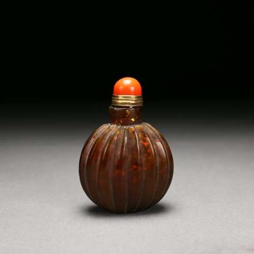 A Chinese Antique Snuff Bottle
