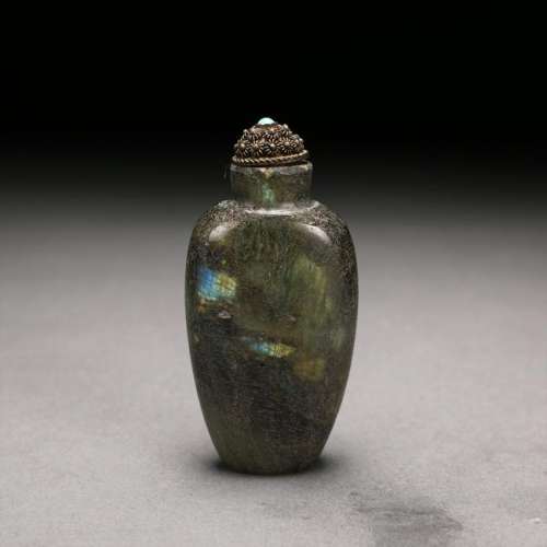 A Chinese antique Snuff Bottle